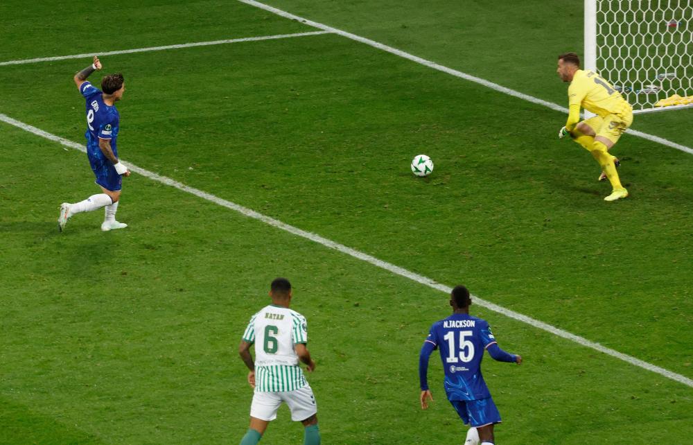 摩纳哥球迷因对球队不满而集体沉默，加拉塔萨雷反享受欢呼